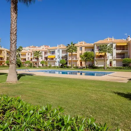 Serene W/ Balcony And Pool By Lovelystay Apartamento Quarteira