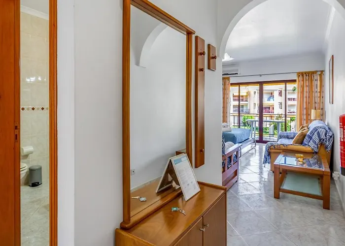 Serene W/ Balcony And Pool By Lovelystay Apartament Quarteira
