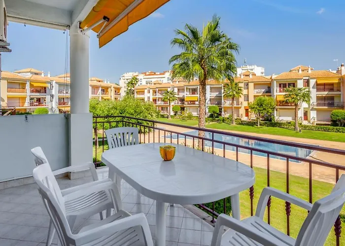 Serene W/ Balcony And Pool By Lovelystay Apartament Quarteira