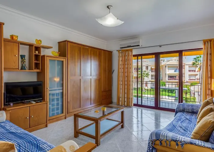 Serene W/ Balcony And Pool By Lovelystay