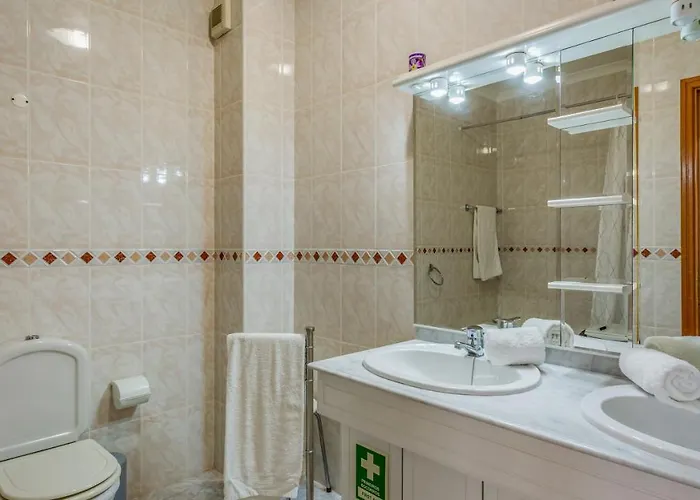 Serene W/ Balcony And Pool By Lovelystay