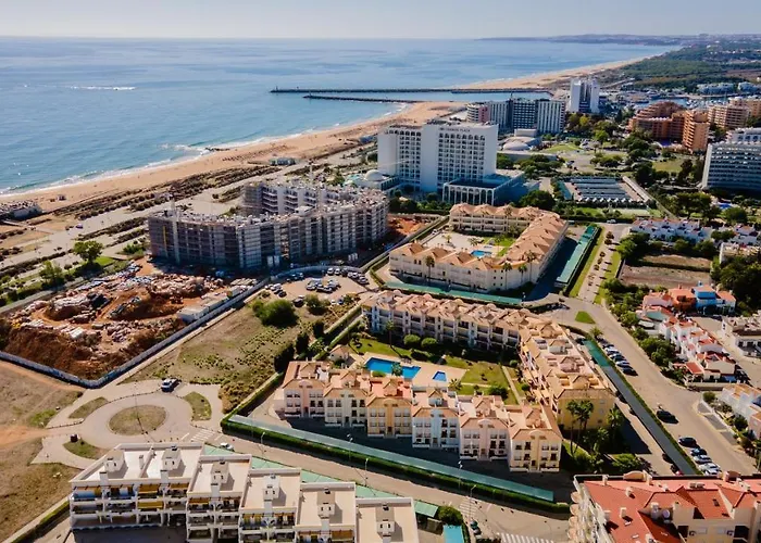 Serene W/ Balcony And Pool By Lovelystay Apartment *