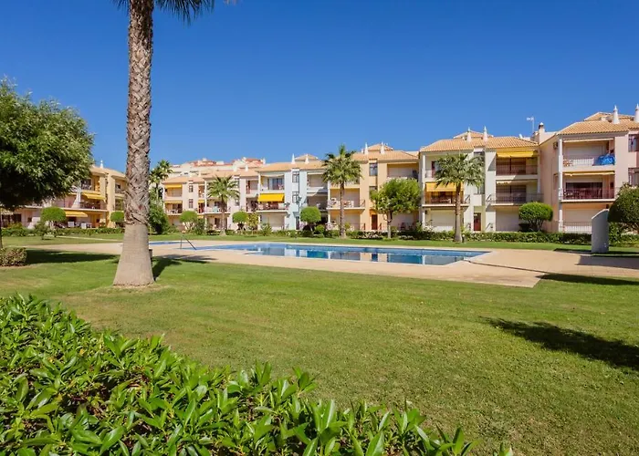 Serene W/ Balcony And Pool By Lovelystay Apartment Quarteira