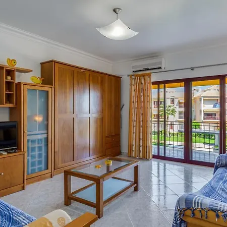 Serene W/ Balcony And Pool By Lovelystay